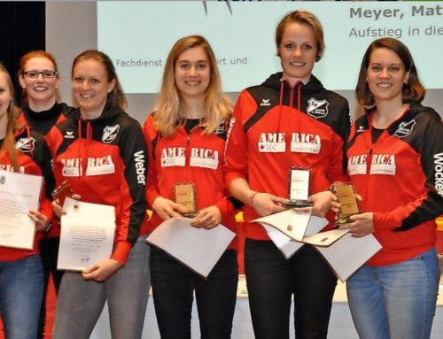 Stadt ehrt ihre besten Sportler – Urkunden für Einzelakteure, Mannschaften und Funktionäre / Bürgermeister bekommt Boxhandschuh